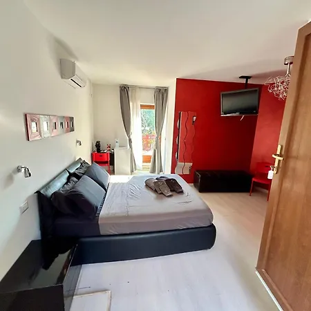 Ninfa Del Bedrooms By Dinamica Real Estate Affittacamere Posta Fibreno